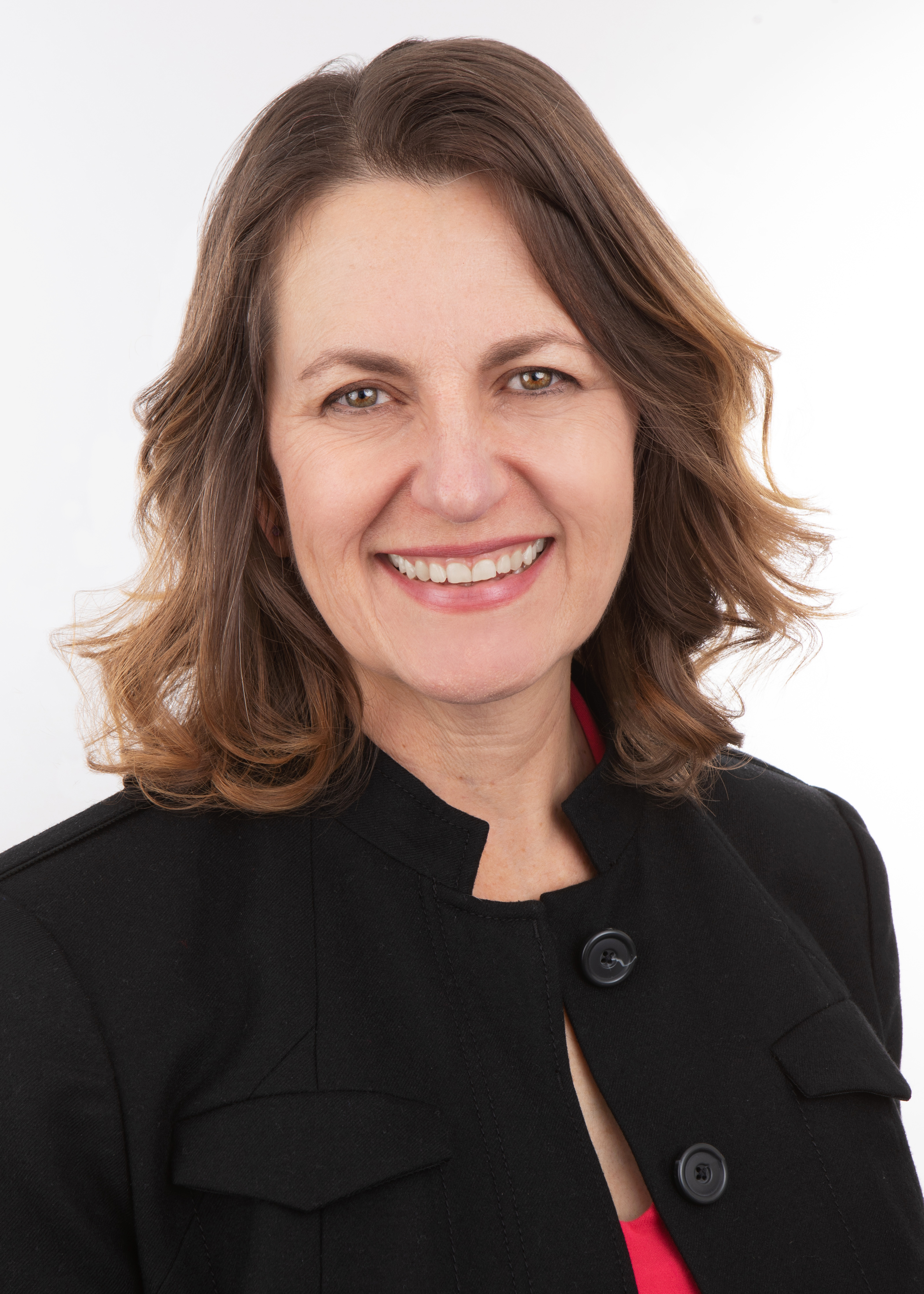 Shanti Ariker headshot